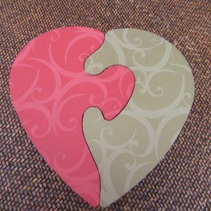 Unique Yin Yang Heart Shaped Plastic and  Cardboard Box